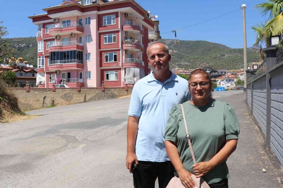 Danimarka’dan Gelen Gurbetçi Aile Evlerine Yerleşmiş Birini Görünce Şaşkına Döndü