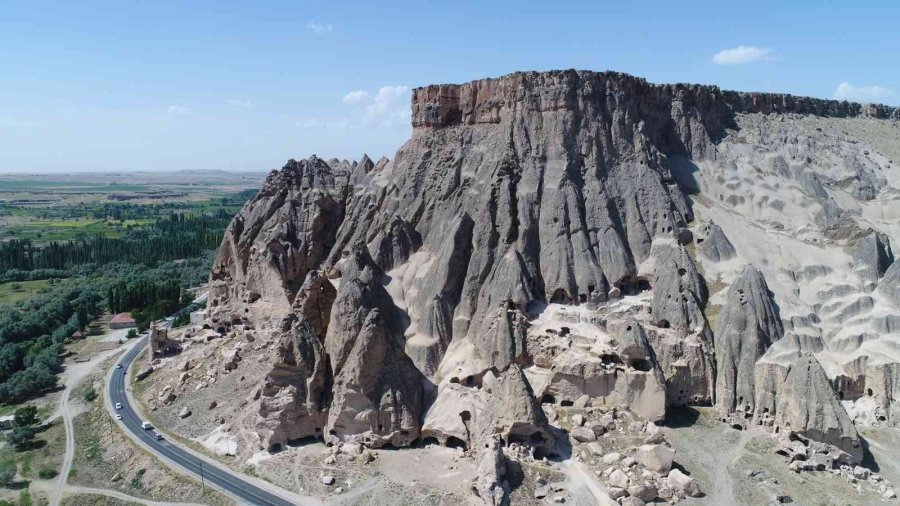 Kapadokya’nın Girş Kapısındaki Selime Katedrali’ne Ziyaretçi İlgisi Arttı