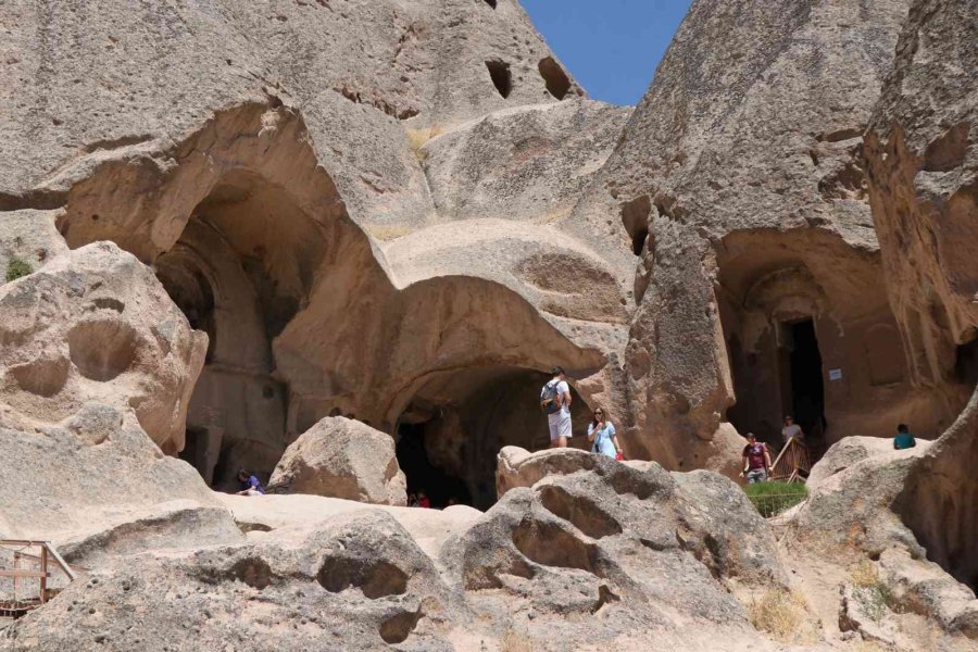 Kapadokya’nın Girş Kapısındaki Selime Katedrali’ne Ziyaretçi İlgisi Arttı