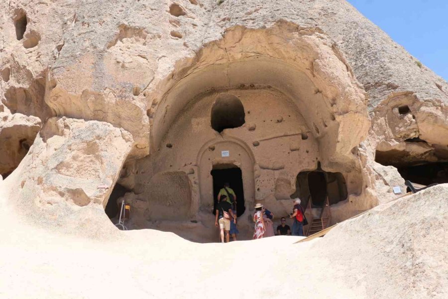 Kapadokya’nın Girş Kapısındaki Selime Katedrali’ne Ziyaretçi İlgisi Arttı