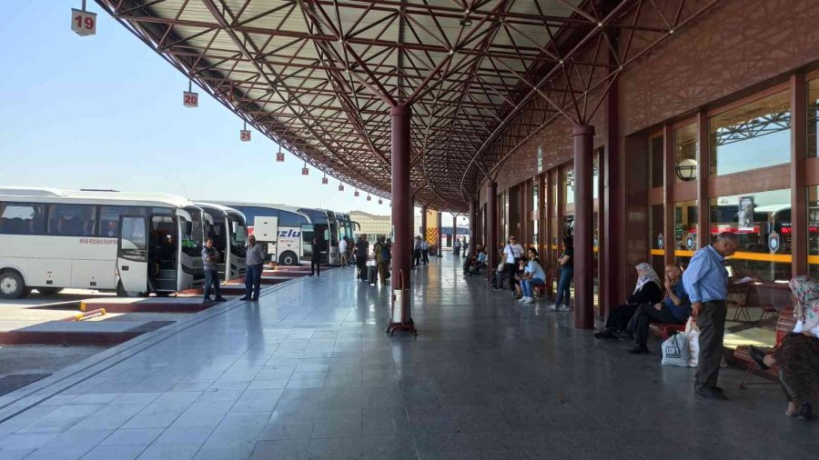 Eskişehir Terminalinde Beklenen Yoğunluk Oluşmadı