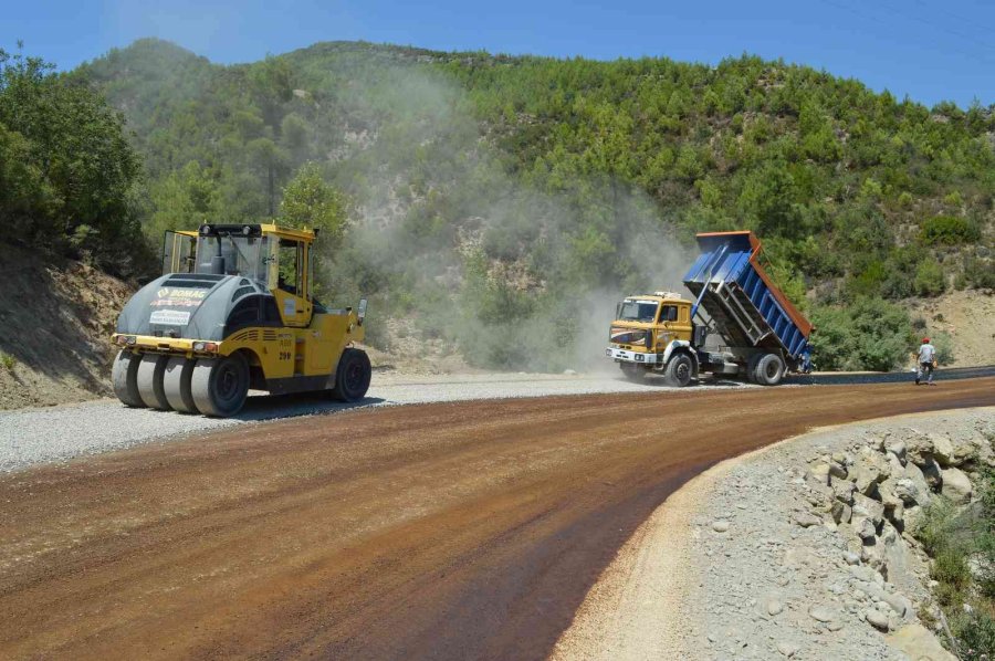 Karabucak Yolu Asfaltlanıyor