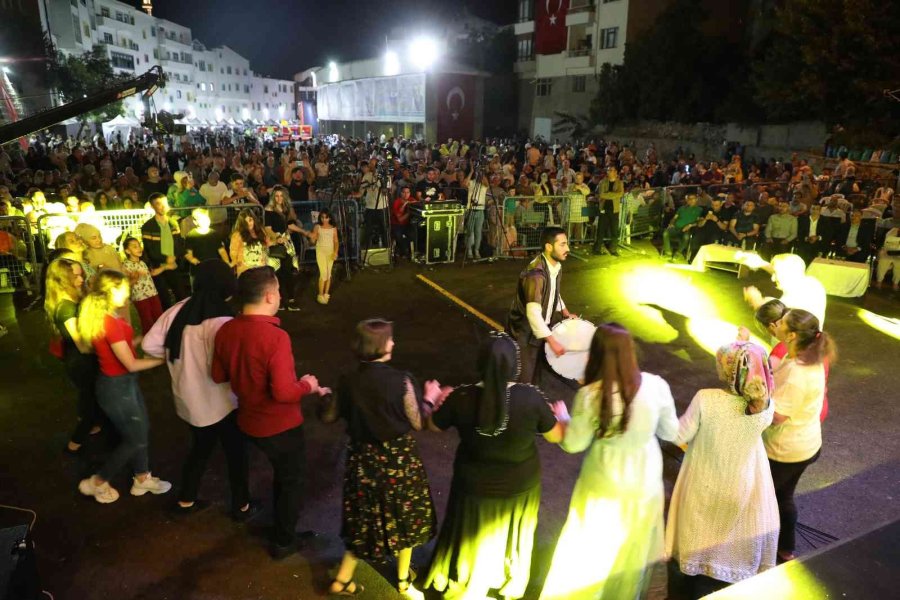 38. Uluslararası Aşık Seyrani Kültür Ve Sanat Festivali Tüm Coşkusuyla Devam Ediyor