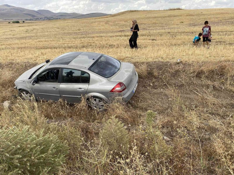 Konya’da Hafif Ticari Araçla Otomobil Çarpıştı: 4 Yaralı