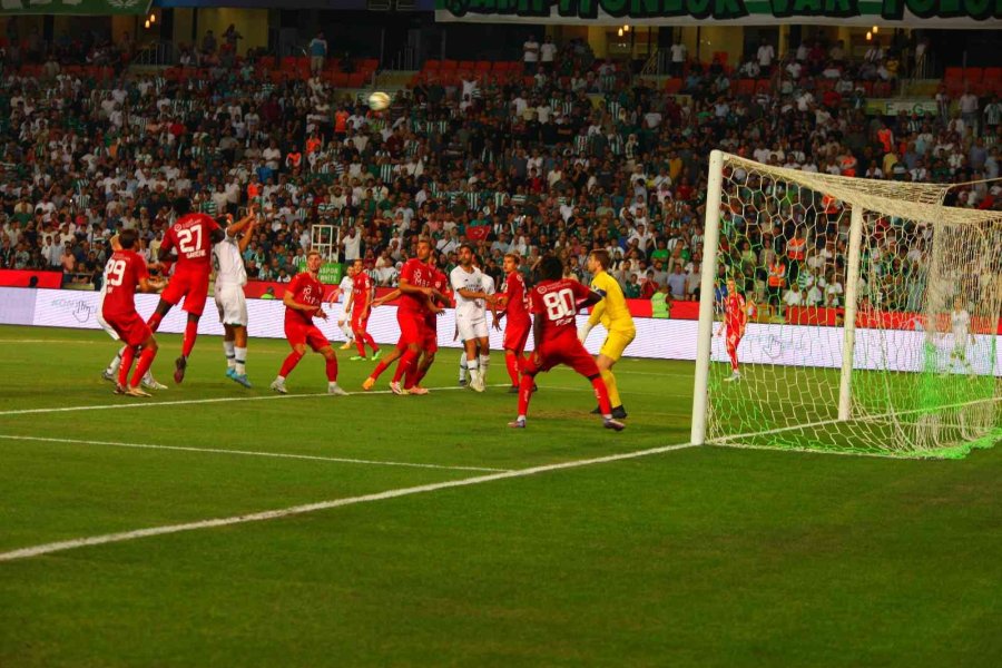 Uefa Konferans Ligi: Konyaspor: 1 - Vaduz: 2 (ilk Yarı)