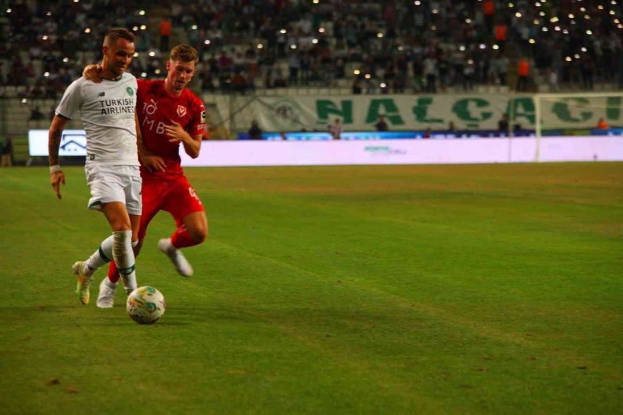 Uefa Konferans Ligi: Konyaspor: 1 - Vaduz: 2 (ilk Yarı)