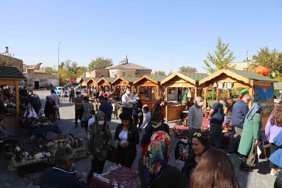 Talas’ın Vazgeçilmezi ‘antika Pazarı’ Hız Kesmeden Devam