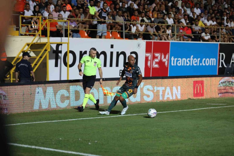 Spor Toto Süper Lig: Corendon Alanyaspor: 3 - Beşiktaş: 3 (maç Sonucu)