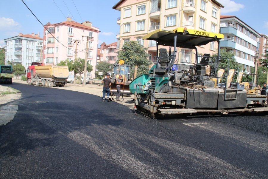 Başkan Akkaya Asfaltlama Çalışmalarını İnceledi