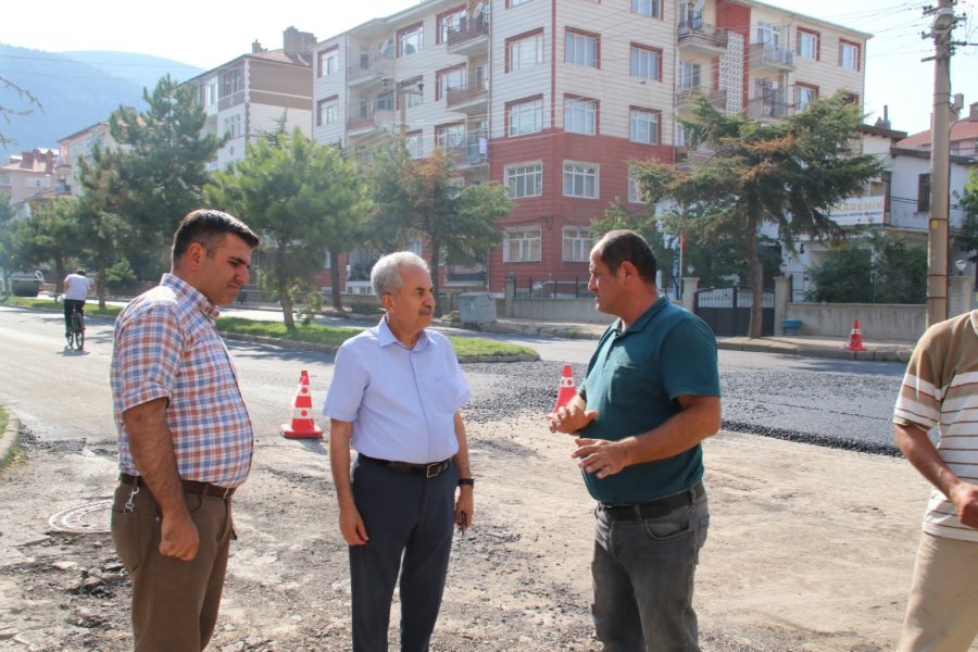 Başkan Akkaya Asfaltlama Çalışmalarını İnceledi