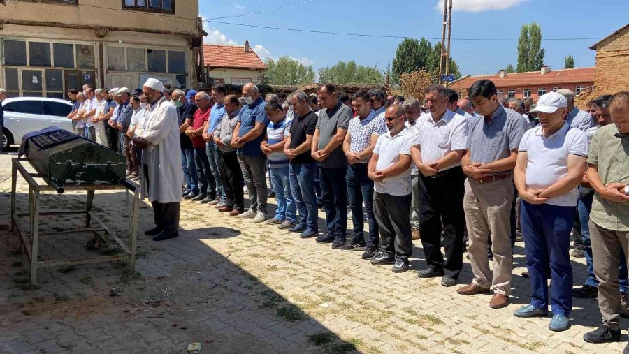 Lösemiden Hayatını Kaybeden Genç Doktora Acı Veda