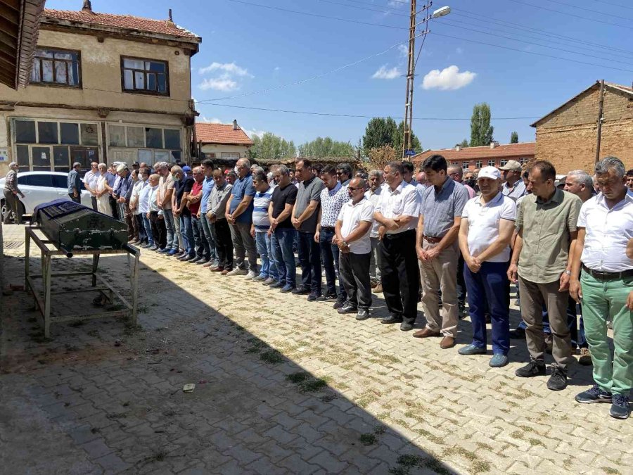 Lösemiden Hayatını Kaybeden Genç Doktora Acı Veda