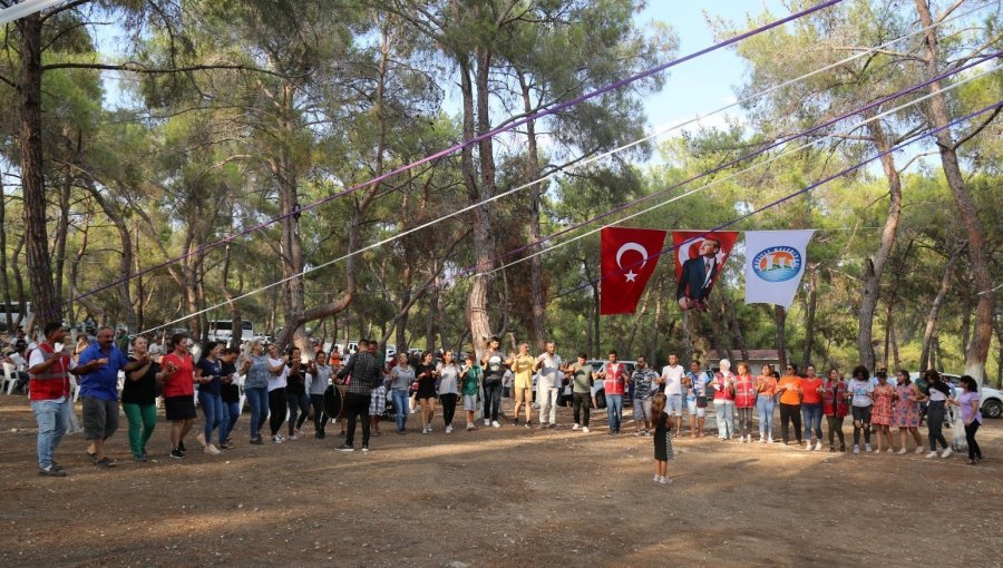 Mezitli Belediyesi Çalışanlarından Piknikli Kutlama