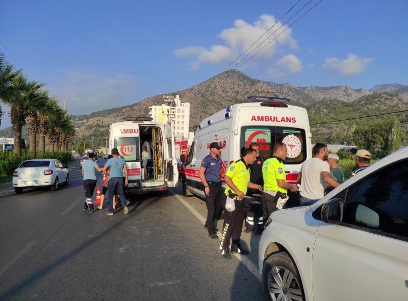 Mersin’de Trafik Kazası: 1 Ölü, 4 Yaralı