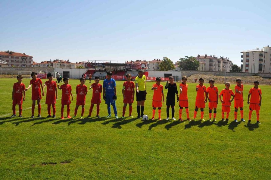 Akşehir Onur Günü U12 Futbol Turnuvası, Çekişmeli Maçlara Sahne Oluyor