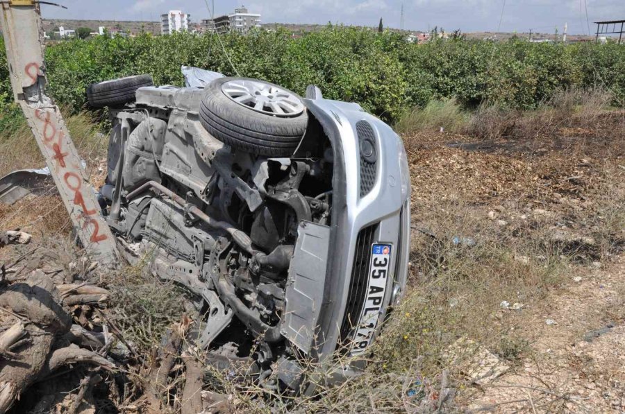 Takla Atan Otomobil Elektrik Direğine Çarptı: 6 Yaralı