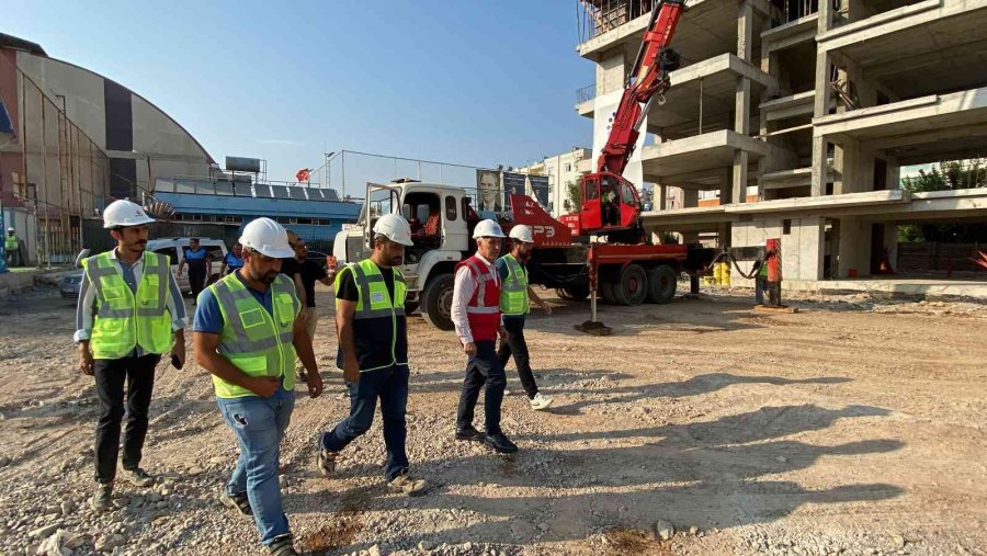 Yerinde Kentsel Dönüşümle İnsanlar Yıkılmak Üzere Olan Evlerden Kurtuluyor