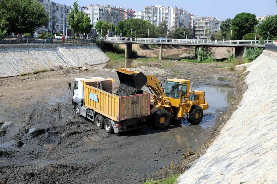 Müftü Deresinde Islah Çalışmaları Sürüyor