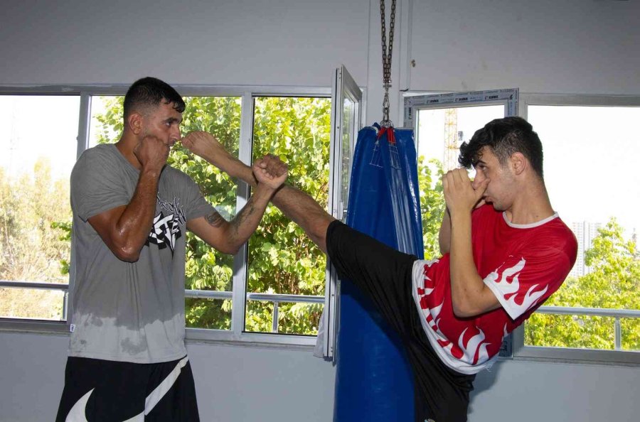 Mersin’de Kick Boks Kursu Devam Ediyor