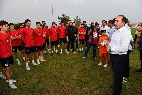 Vali Pehlivan, Yeni Mersin İdman Yurdu Takımının Antrenmanını İzledi