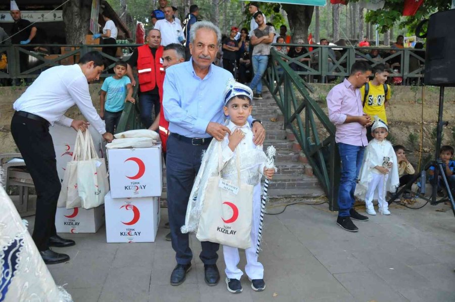 Akşehir Belediyesi’nin 17. Geleneksel Sünnet Şöleni Yapıldı