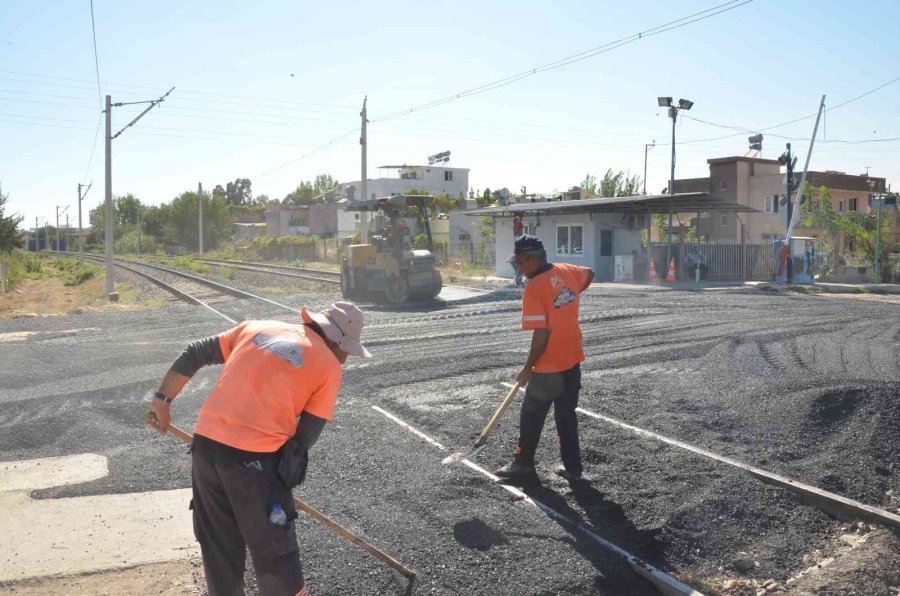 Tarsus’ta Hemzemin Geçitler Daha Güvenli Hale Getiriliyor