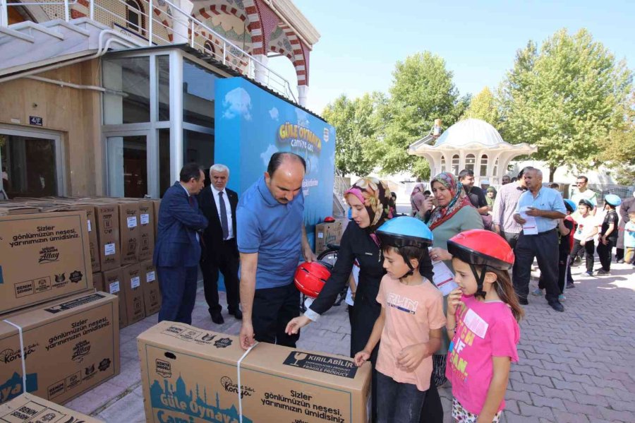 Başkan Altay 40 Gün Sabah Namazına Camiye Giden Çocuklara Bisikletlerini Hediye Etti