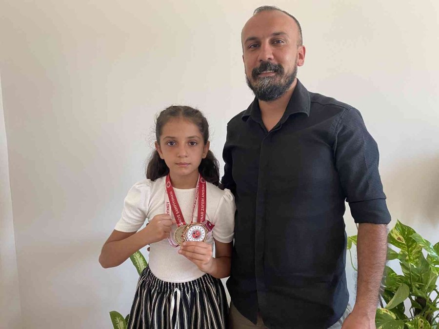 Muaythai Miniklerde Antalya Şampiyonu Olan Rümeysa’dan Büyük Hedef