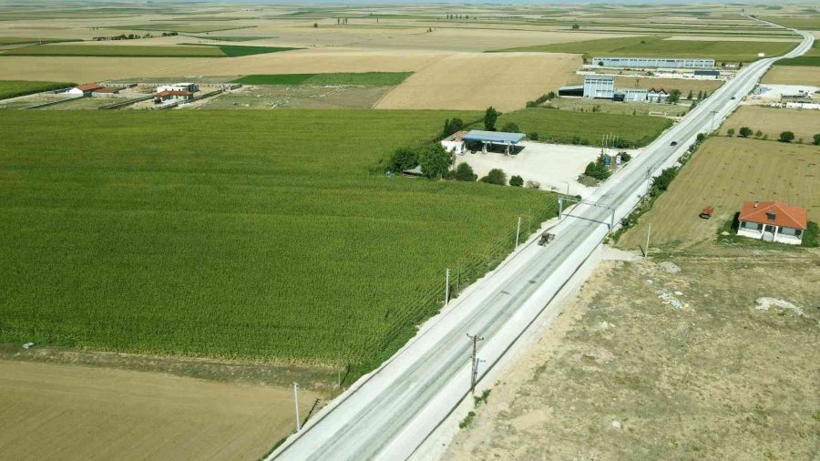 Konya Büyükşehir’den Çeltik’e 21,7 Kilometre Daha Mahalle Yolu