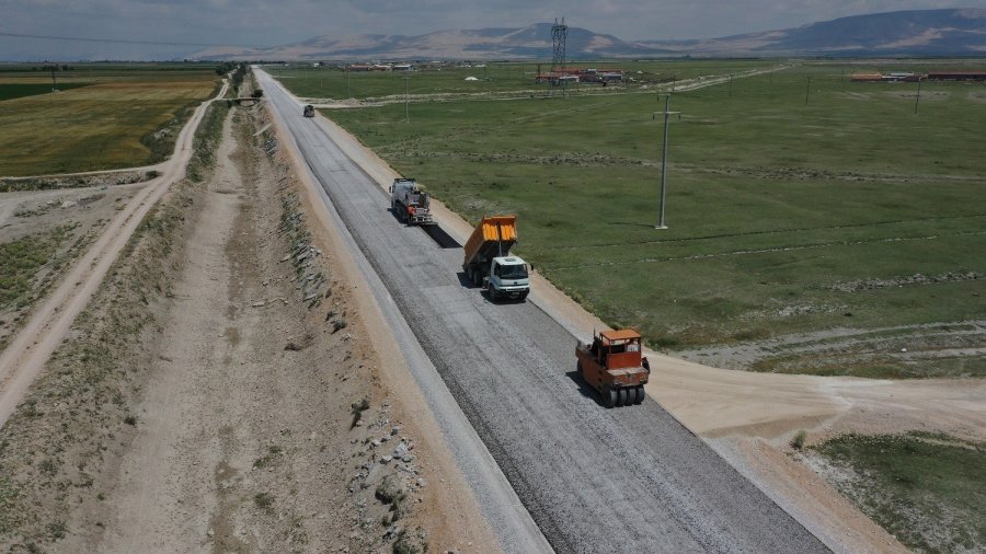 Karatay’da Yol Çalışmaları Devam Ediyor