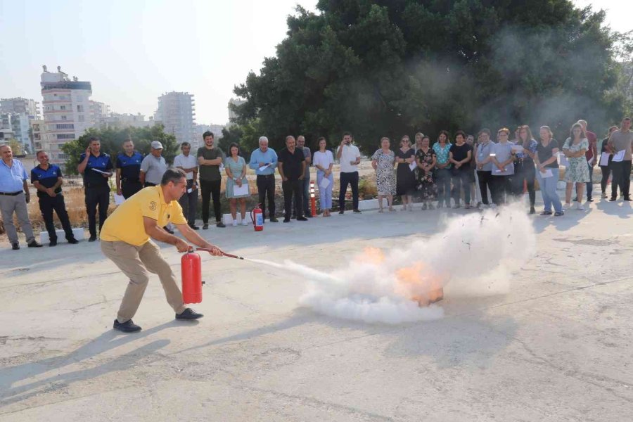 Mezitli Belediyesi Çalışanlarına Yangın Tatbikatı