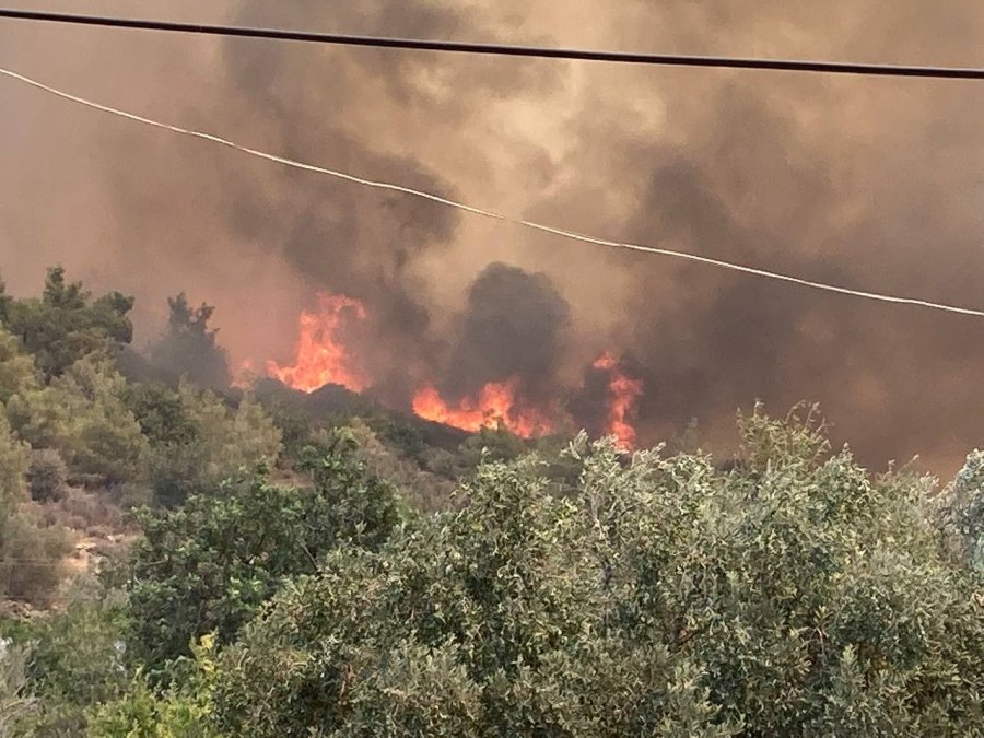 Mersin’deki Yangın Havadan Görüntülendi