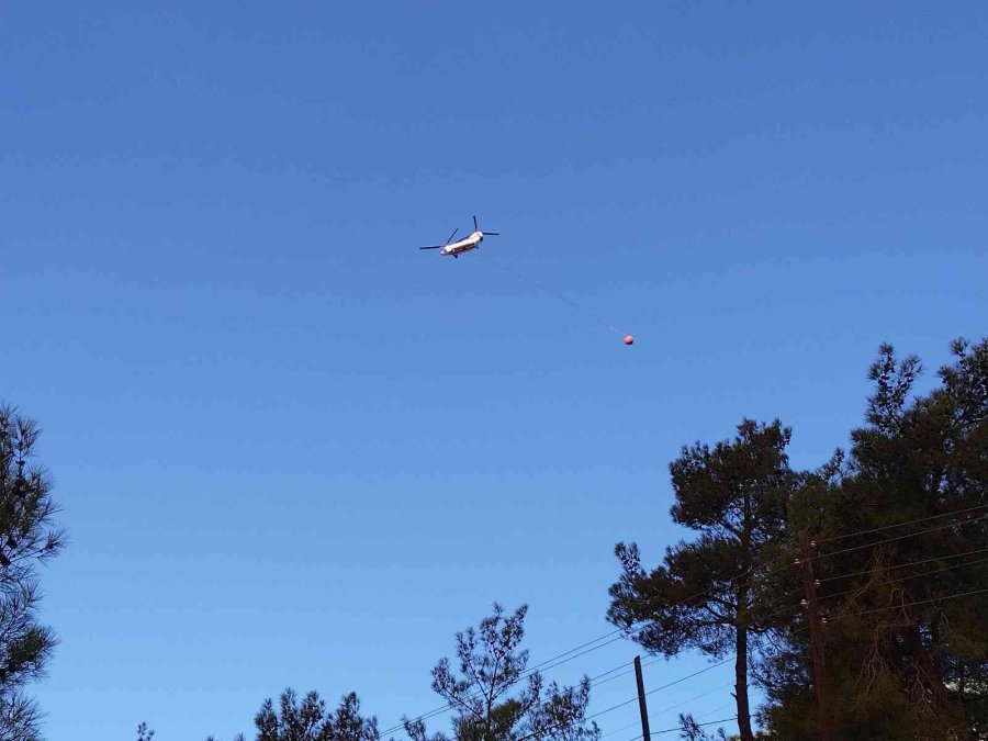 Mersin’deki Orman Yangınına 3 Uçak, 2 Helikopterle Müdahale Ediliyor