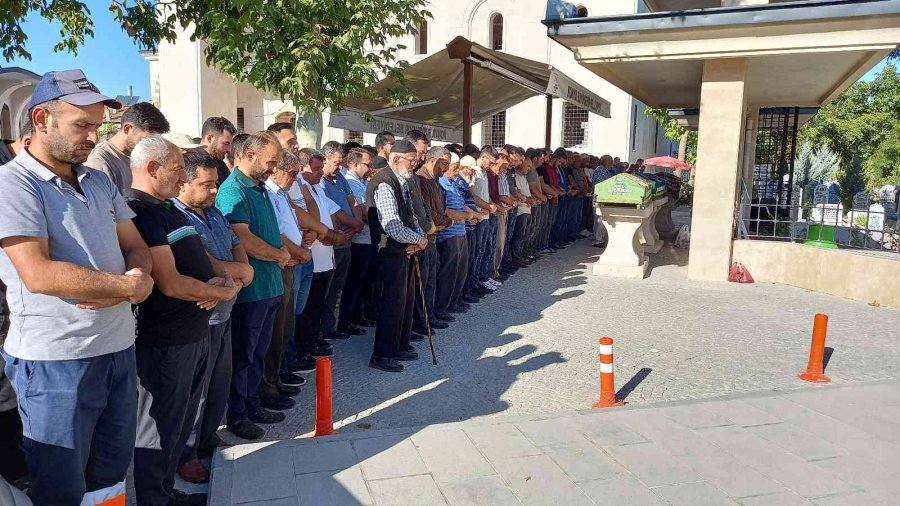 Konya’da Trafik Tartışmasında Vurulan Baba Ve Oğlu Toprağa Verildi