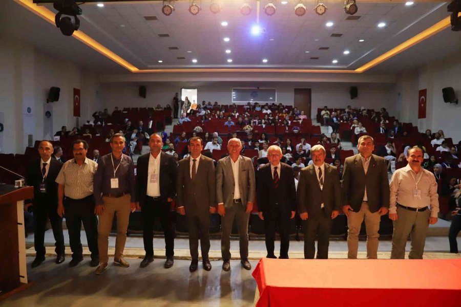 Konya’da Üstün Yeteneklilerin Eğitimi Ve Çocuk Araştırmaları Kongreleri Başladı