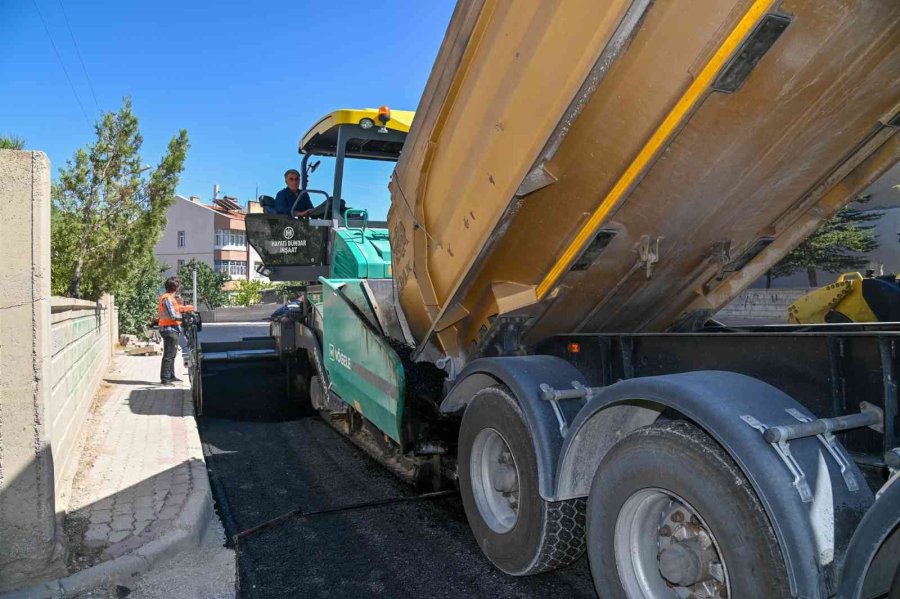 Selçuklu’da Asfalt Çalışmaları Aralıksız Sürüyor