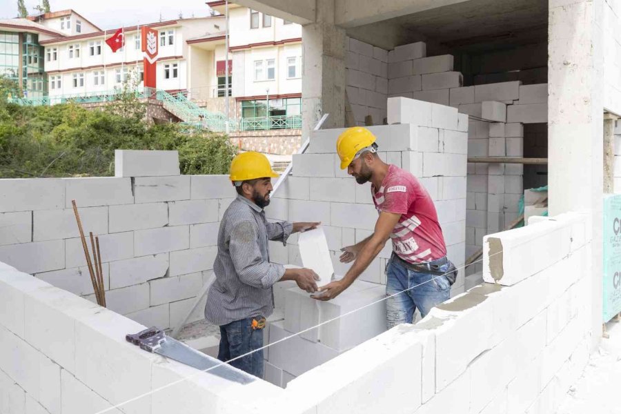 Çamlıyayla’da Katlı Otopark Bir Ay Sonra Hizmete Giriyor