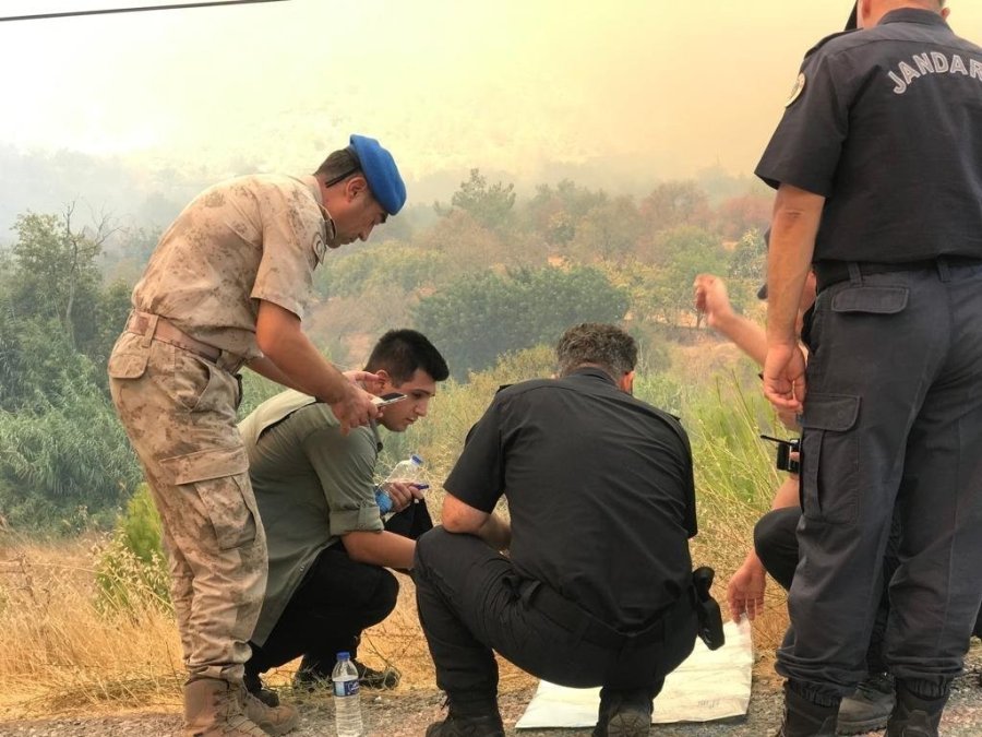 Jandarma Ekipleri Mersin’deki Yangın Söndürme Çalışmalarına Destek Veriyor