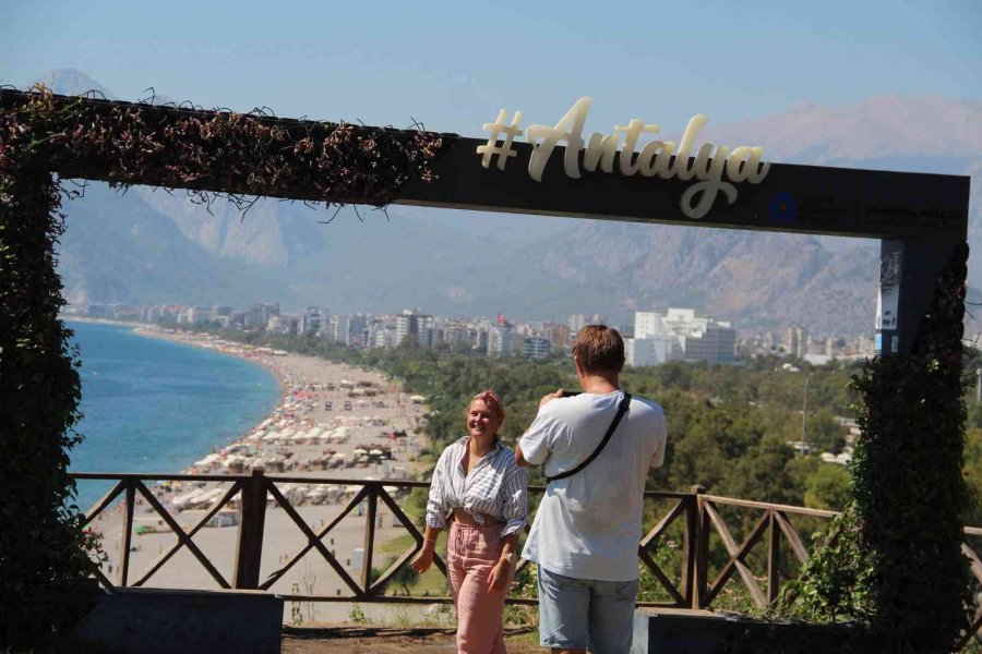 Turizm Kenti Antalya’nın Sahillerinde Okul Öncesi Yoğunluk