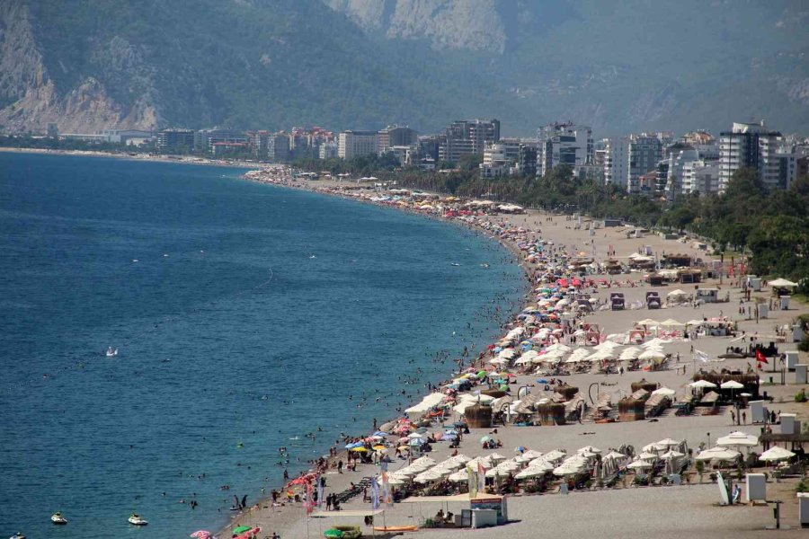 Turizm Kenti Antalya’nın Sahillerinde Okul Öncesi Yoğunluk