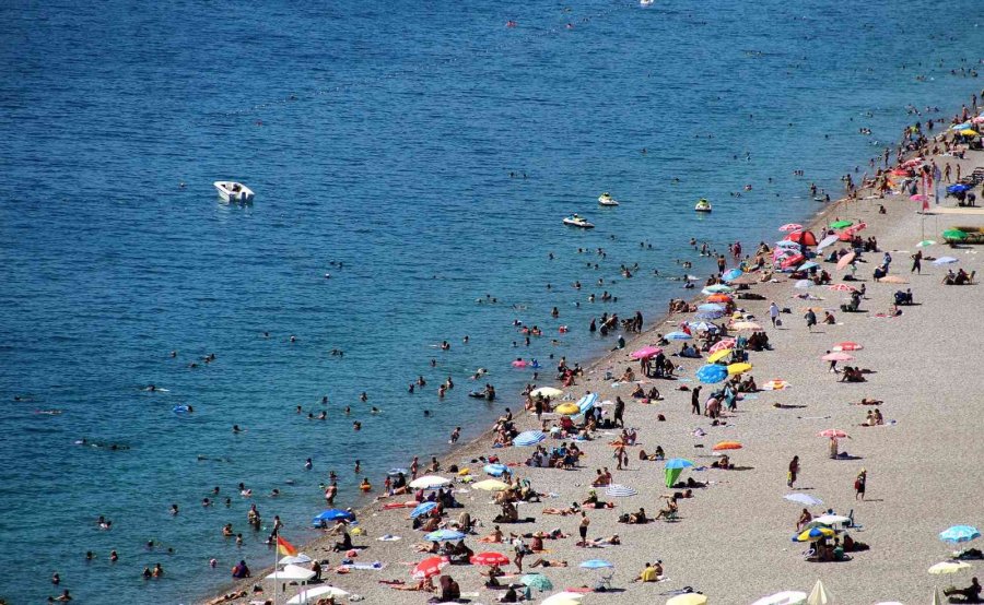 Turizm Kenti Antalya’nın Sahillerinde Okul Öncesi Yoğunluk