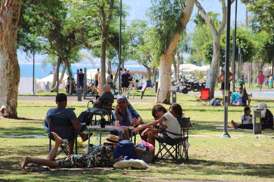 Turizm Kenti Antalya’nın Sahillerinde Okul Öncesi Yoğunluk