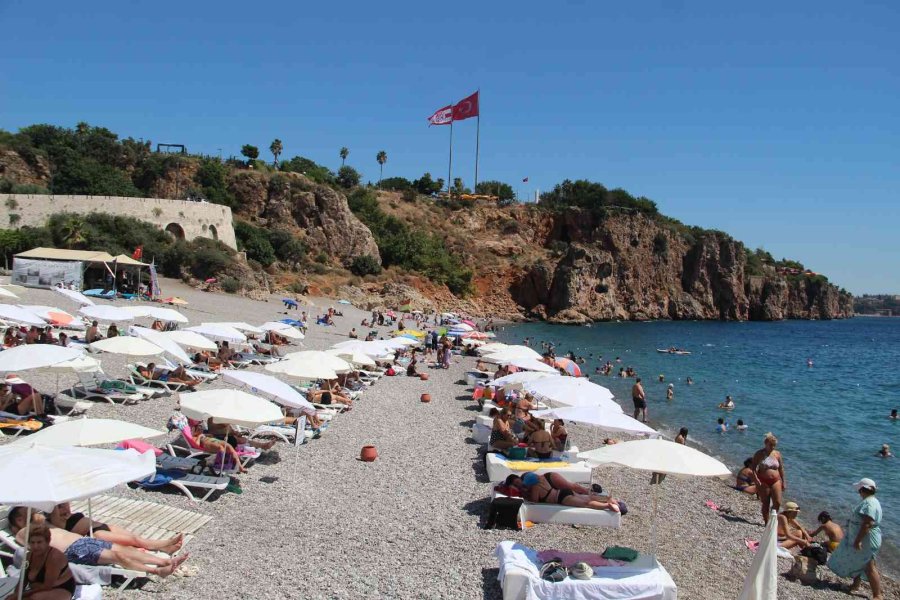 Turizm Kenti Antalya’nın Sahillerinde Okul Öncesi Yoğunluk