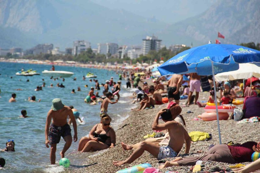 Turizm Kenti Antalya’nın Sahillerinde Okul Öncesi Yoğunluk