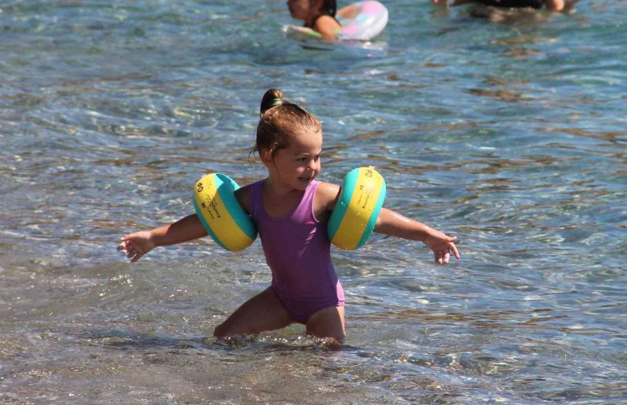 Turizm Kenti Antalya’nın Sahillerinde Okul Öncesi Yoğunluk