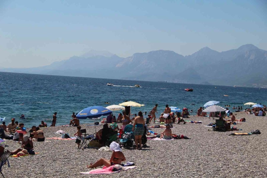 Turizm Kenti Antalya’nın Sahillerinde Okul Öncesi Yoğunluk