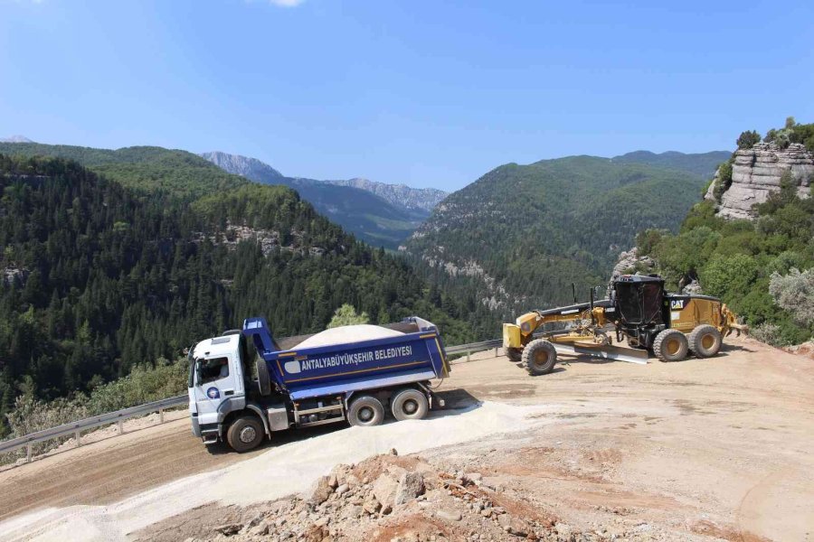 Altınkaya Mahallesinin 28 Yıllık Asfalt Sorunu Çözüme Kavuşuyor