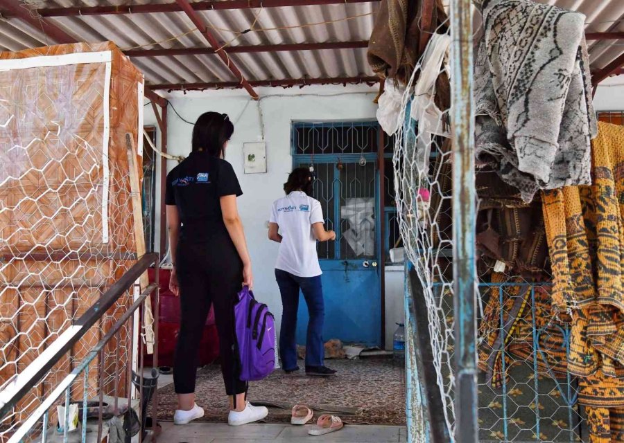 Konyaaltı Belediyesi’nden Kırsaldaki Çocuklara Kırtasiye Desteği