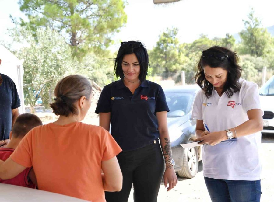 Konyaaltı Belediyesi’nden Kırsaldaki Çocuklara Kırtasiye Desteği