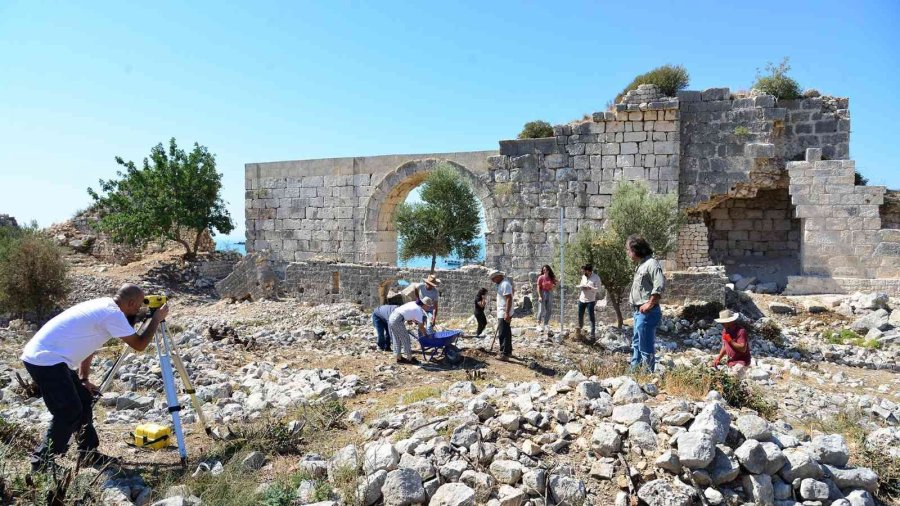 Korykos Kalesi’nde Kazı Çalışmalarına Başlandı